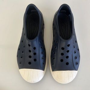 COPY - Boys’ Crocs water shoes slip on summer shoes size J 2